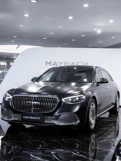 成都235岚图汽车的售后服务让用户无忧出行，迈巴赫未来的豪华车趋势